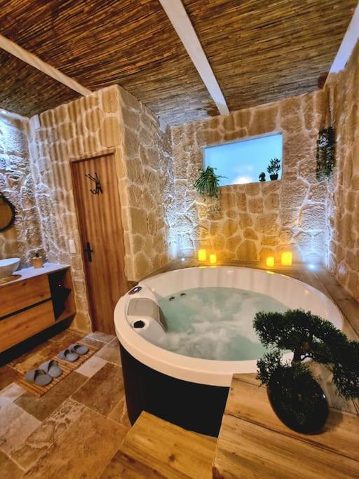 Les Spas De La Mer, Suite & Spa, Love Room, Plein Coeur Du Grau Le Grau-du-Roi Zewnętrze zdjęcie